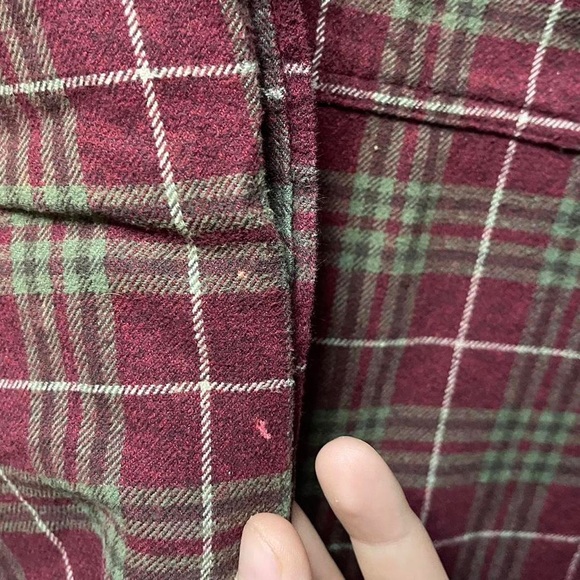 Woolrich green and burgundy plaid long sleeve button up collared flannel shirt - Picture 3 of 6